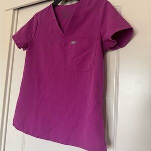 Figs Women's V-Neck Short Sleeve Top - Purple